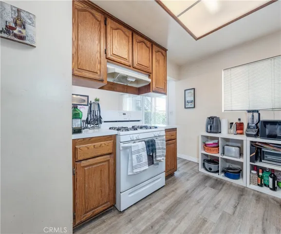 10921 Walnut, Los Alamitos, California 90720