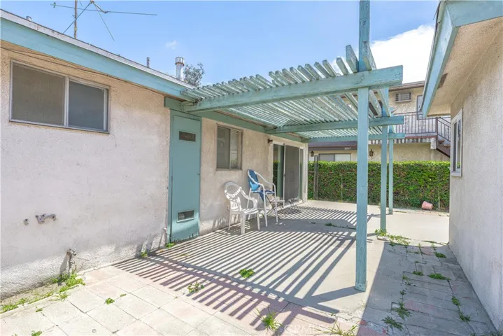 10921 Walnut, Los Alamitos, California 90720