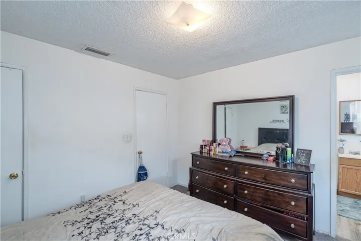 10921 Walnut, Los Alamitos, California 90720