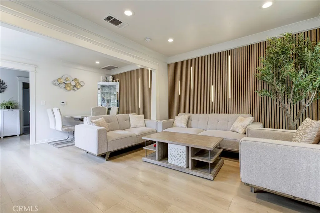466 Vine, Glendale, California 91204 — photo 4
