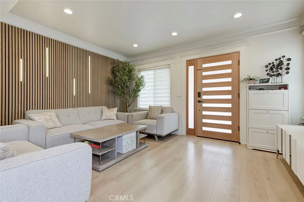 466 Vine, Glendale, California 91204 — photo 5