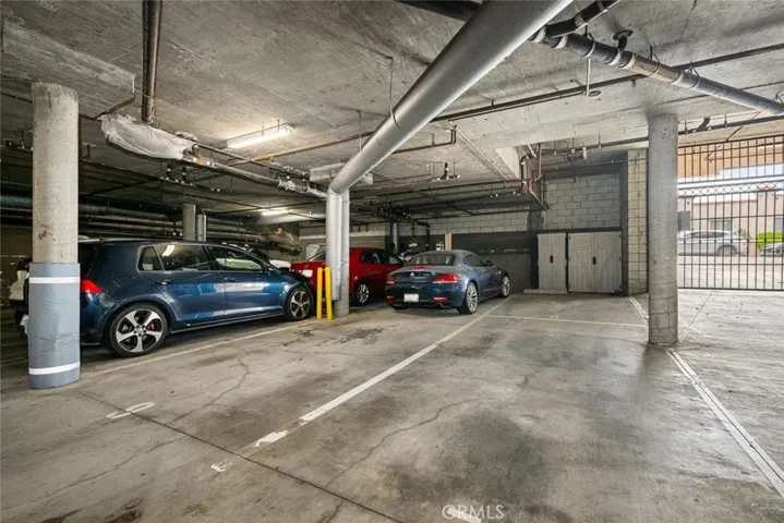 Tandem 2 parking spaces