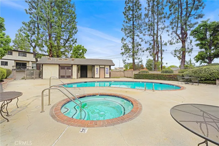 20737 Roscoe Boulevard 203, Winnetka, California 91306