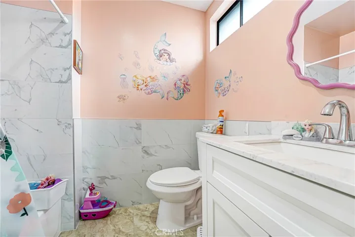 20737 Roscoe Boulevard 203, Winnetka, California 91306