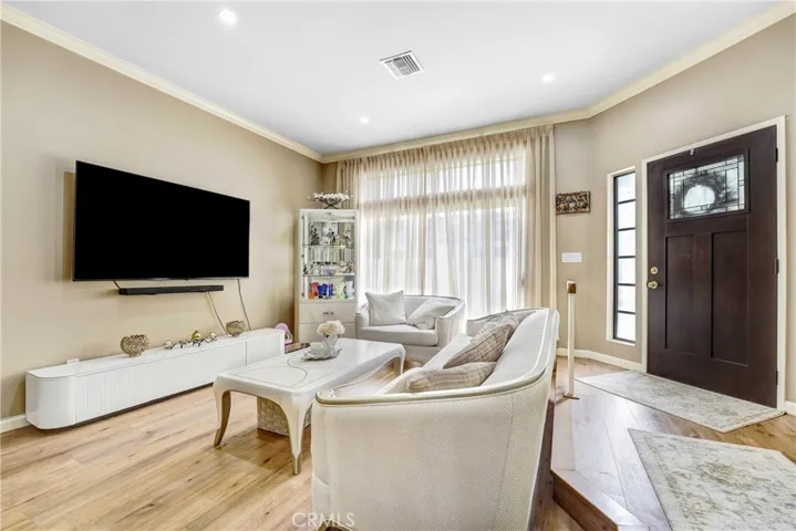 20737 Roscoe Boulevard 203, Winnetka, California 91306