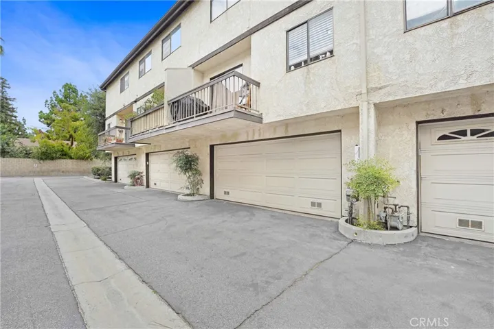 20737 Roscoe Boulevard 203, Winnetka, California 91306