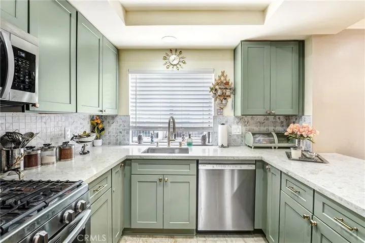 20737 Roscoe Boulevard 203, Winnetka, California 91306