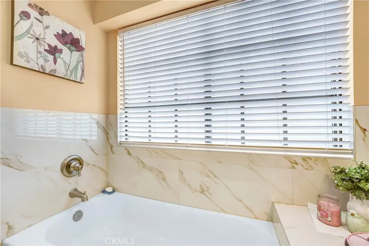 20737 Roscoe Boulevard 203, Winnetka, California 91306