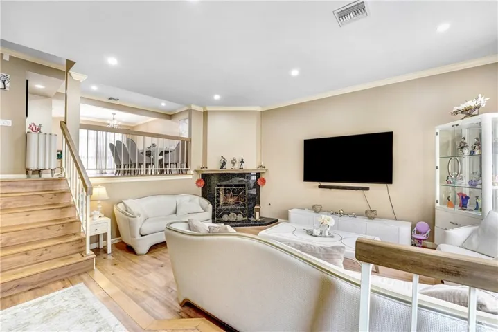 20737 Roscoe Boulevard 203, Winnetka, California 91306