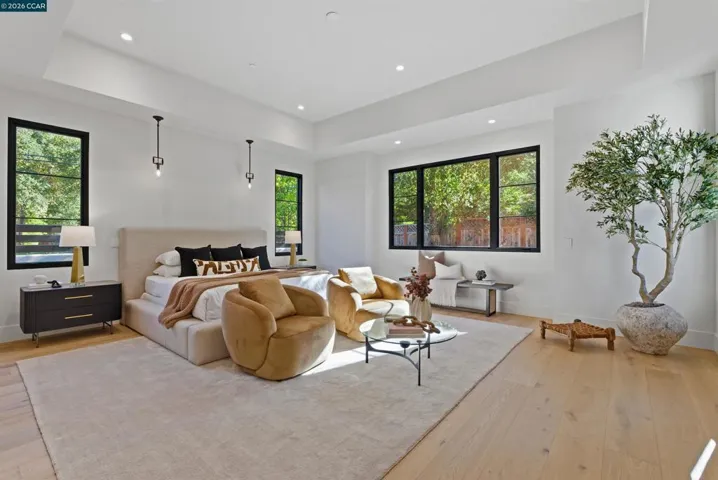 Primary Suite (main level)
