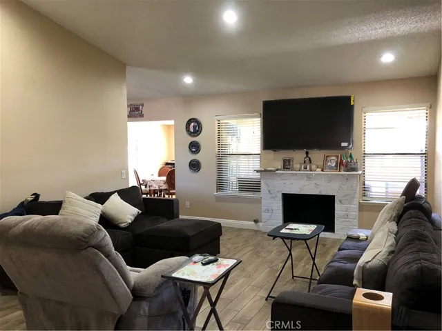 Living room,