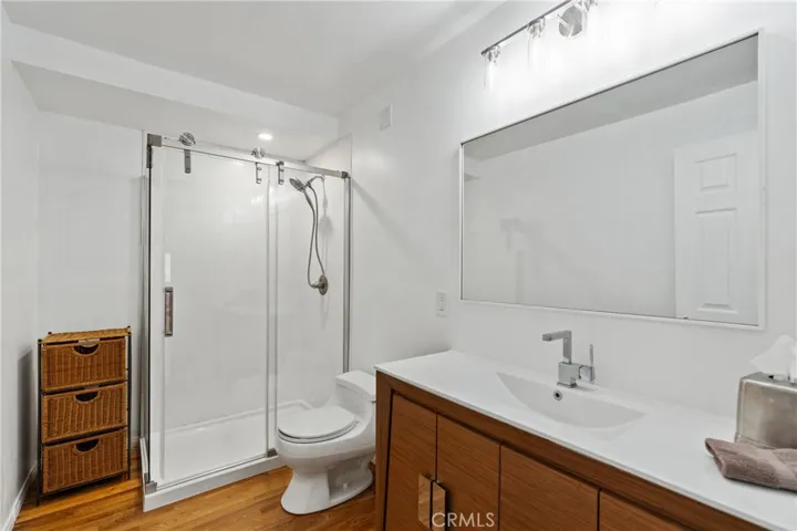 guest bathroom 1