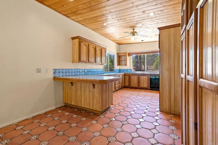 13511 Hilldale Road, Valley Center, California 92082