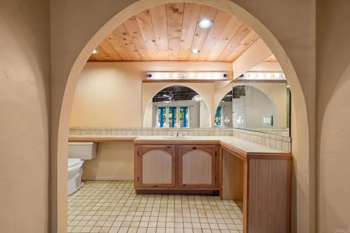 13511 Hilldale Road, Valley Center, California 92082