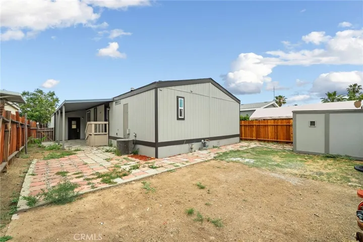80 E Dawes, Perris, California 92571