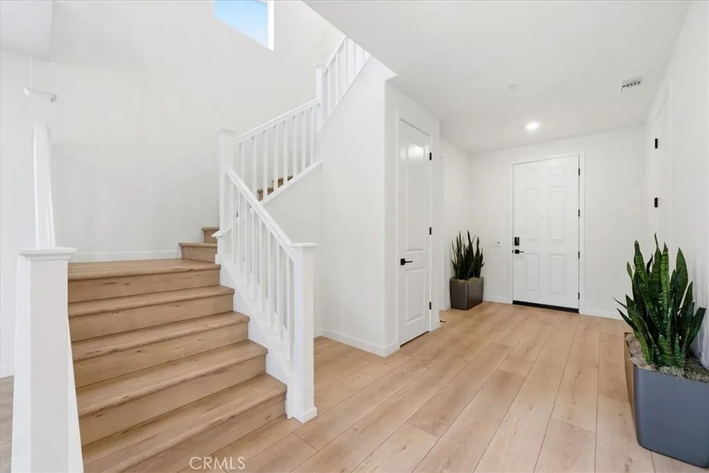 Oversized Grand Stairway