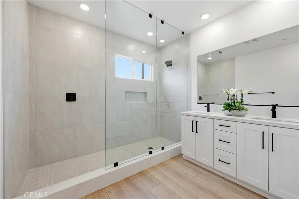 2nd Level Primary Suite Spa-Like Ensuite
