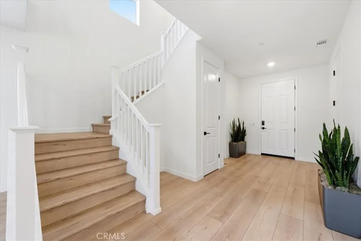 Oversized Grand Stairway