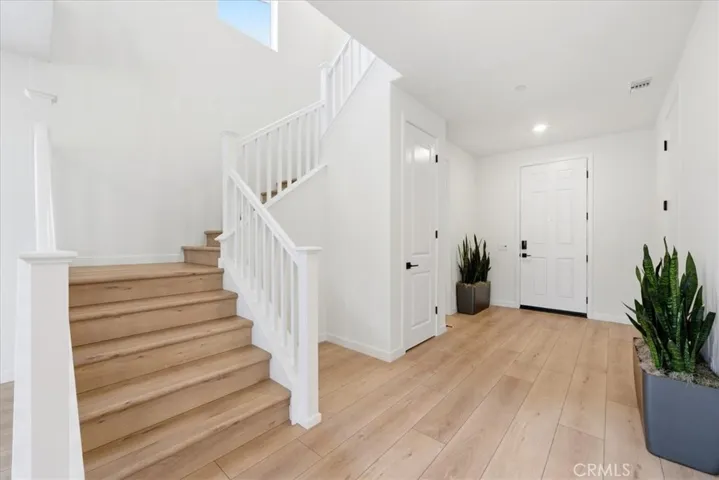 Oversized Grand Stairway