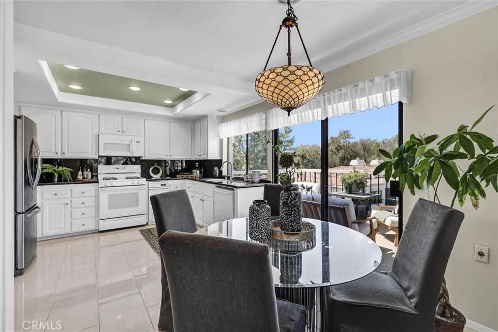 Kitchen and breakfast nook