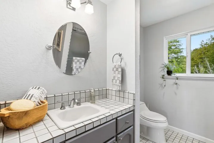 345 Eagle Road, Scotts Valley, California 95066