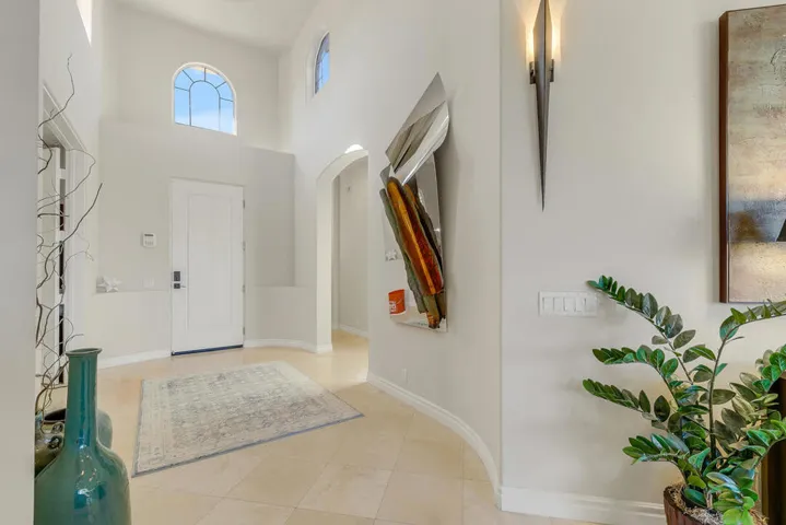 05 FOYER MLS