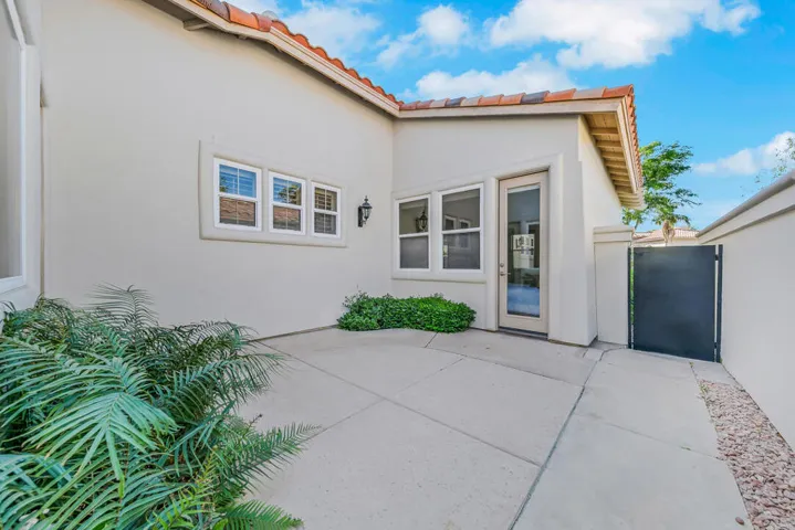 32 COURTYARD MLS