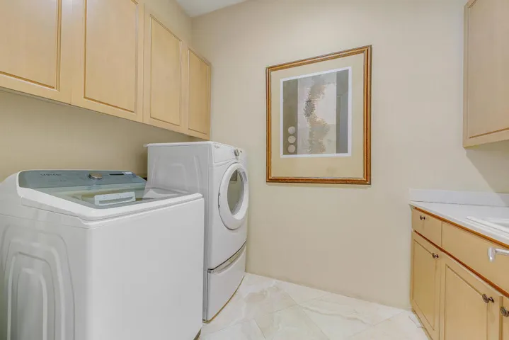 30 LAUNDRY MLS