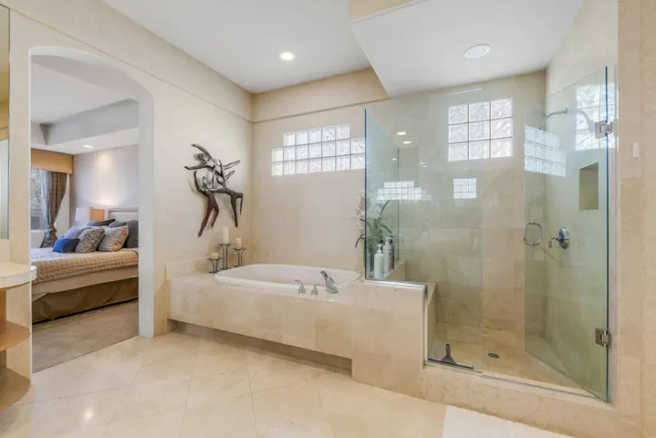25 MASTER BATH MLS