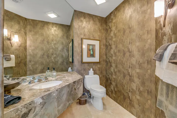 21 POWDER ROOM MLS