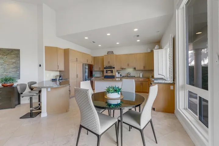 11 DINING MLS