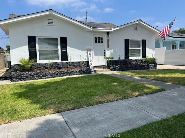7047 San Marcus, Paramount, California 90723
