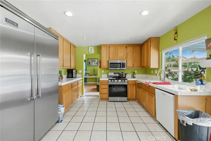 14459 Bailey Ct, Victorville, California 92394