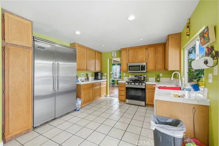 14459 Bailey Ct, Victorville, California 92394