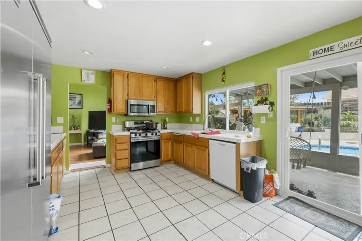 14459 Bailey Ct, Victorville, California 92394