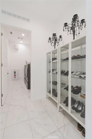 Laundry Entry / Garage Entry