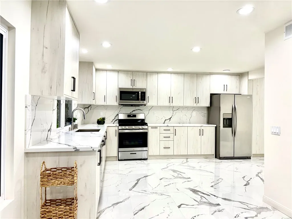 11774 Doral, Porter Ranch, California 91326 — photo 4