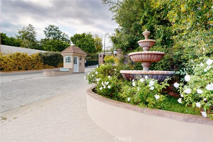 Gated Entry to the Community From Renaldi