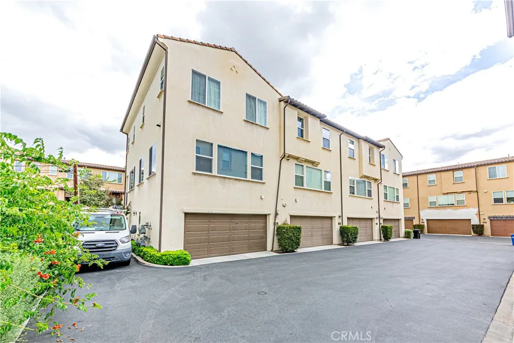 809 N Dalton 104, Azusa, California 91702 — photo 4