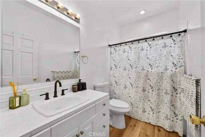 Full Bathroom Upstairs