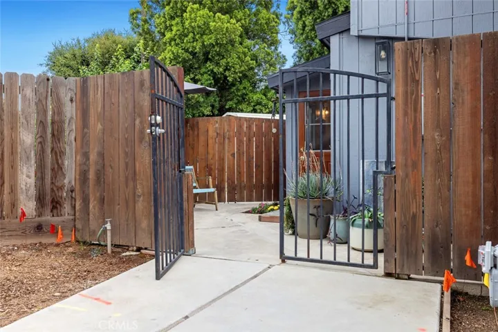 Separate Home Business/Office Entrance