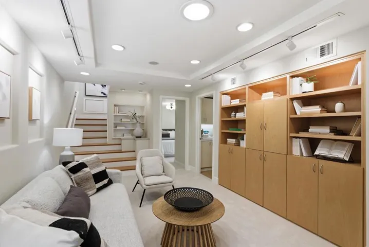 1157 Lincoln Avenue, Palo Alto, California 94301