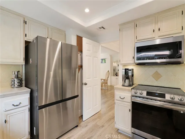 796 N Valley, Westlake Village, California 91362