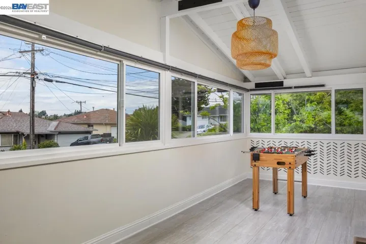 18650 Center St, Castro Valley, California 94546