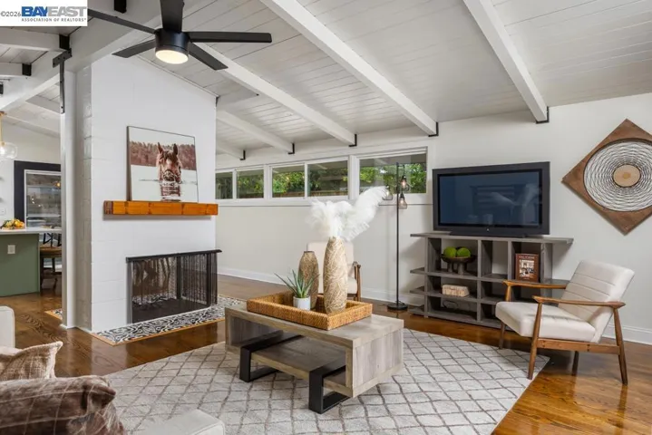 18650 Center St, Castro Valley, California 94546