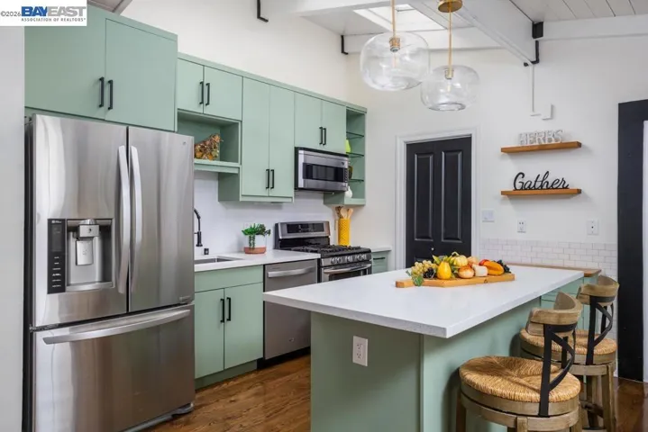 18650 Center St, Castro Valley, California 94546