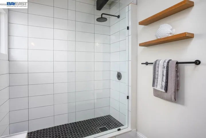 18650 Center St, Castro Valley, California 94546