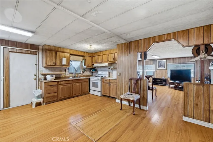 401 W Carosn Street, Carson, California 90745