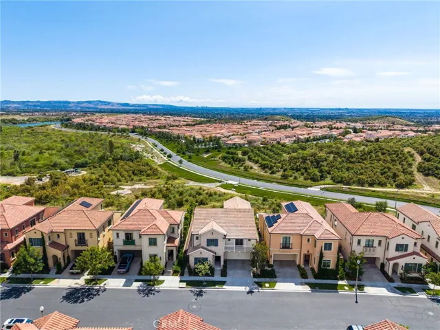154 Roscomare, Irvine, California 92602