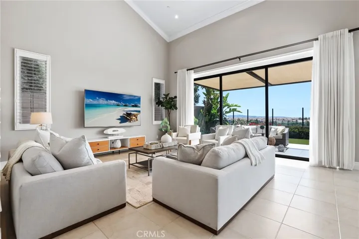 154 Roscomare, Irvine, California 92602